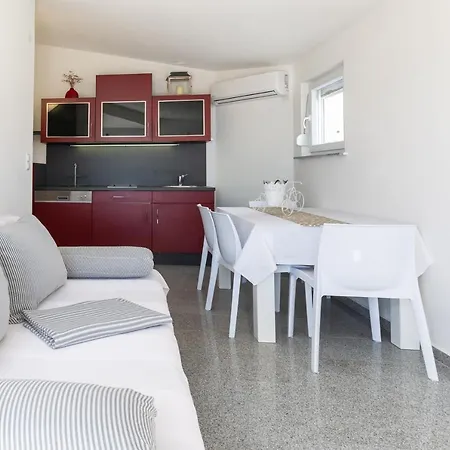 Apartment Lanatea ***sea View*** Rtina