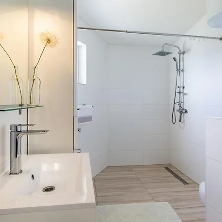 Apartment Lanatea ***sea View*** Rtina