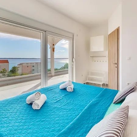 Apartment Lanatea ***sea View*** Rtina